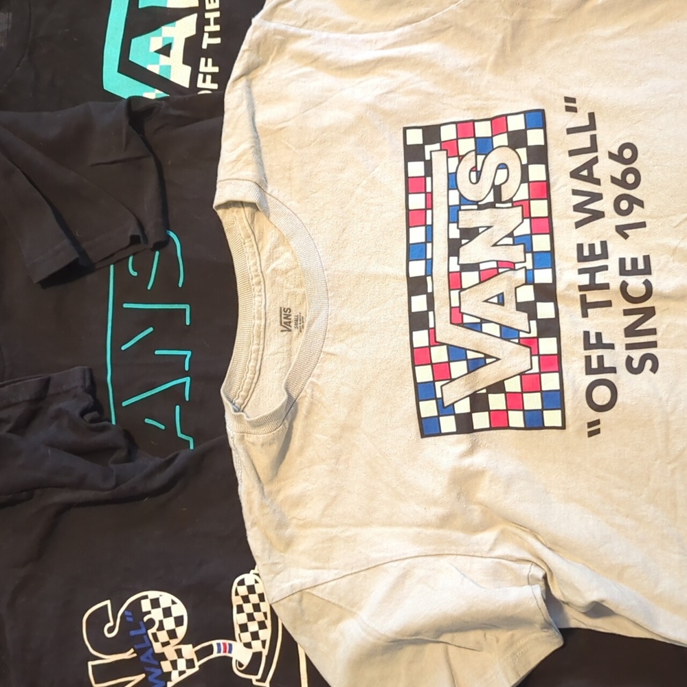 4 Vans t-shirt